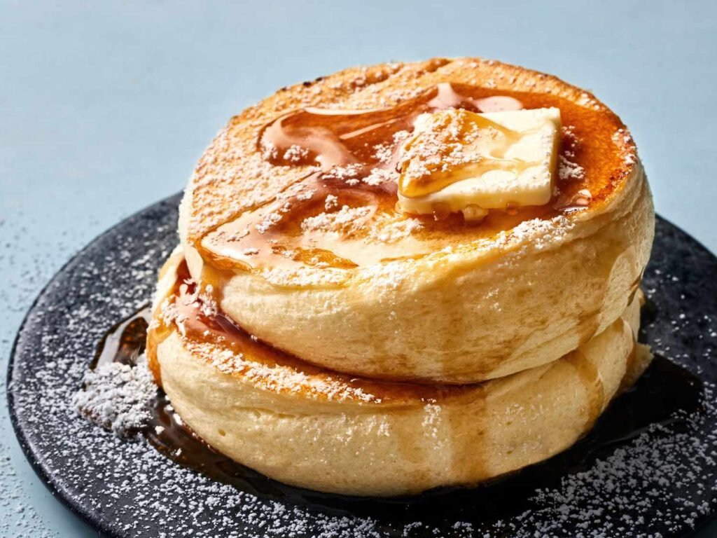Két japán souffle palacsinta mézzel és vajjal