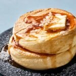 Két japán souffle palacsinta mézzel és vajjal