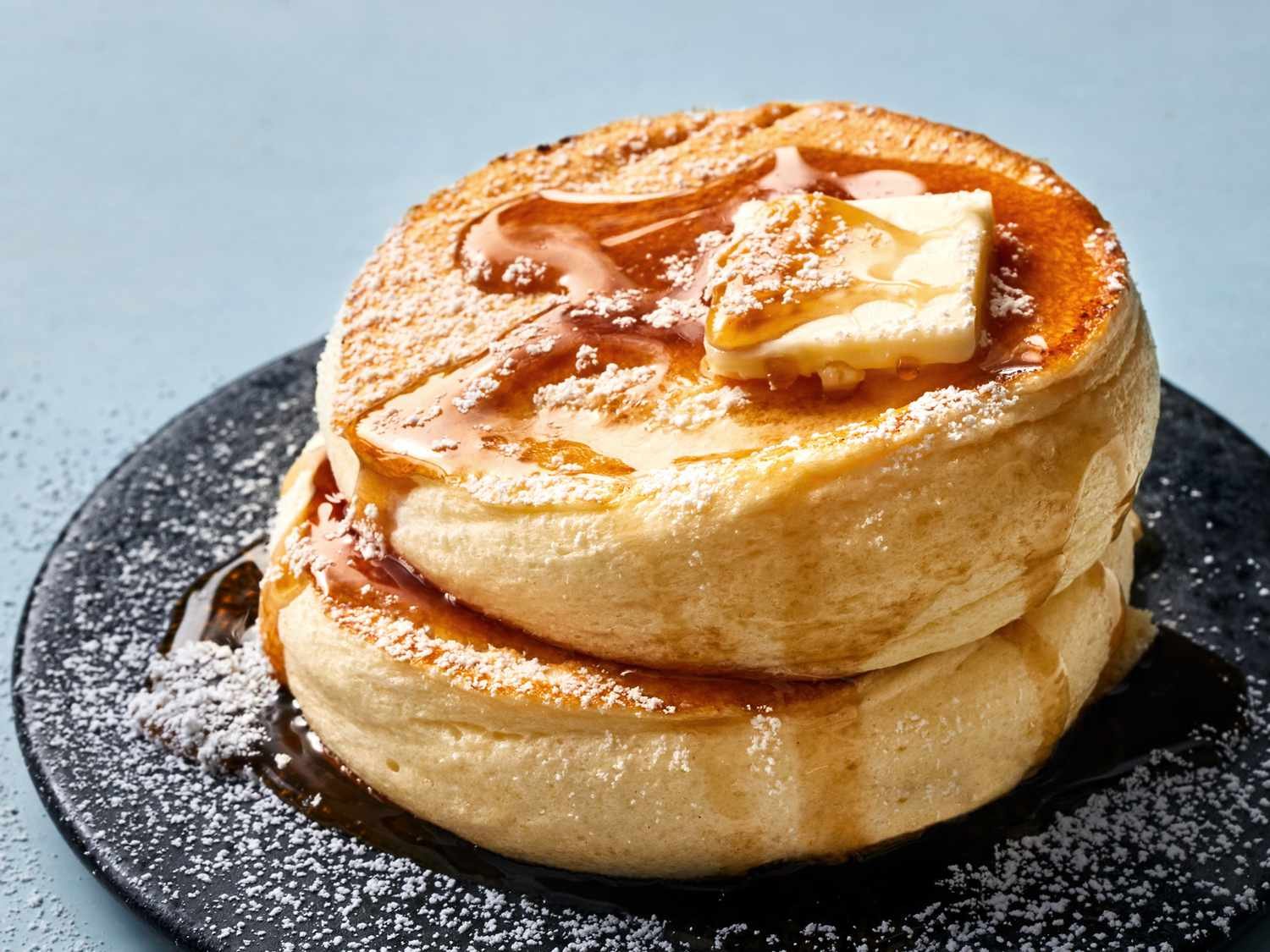 Két japán souffle palacsinta mézzel és vajjal